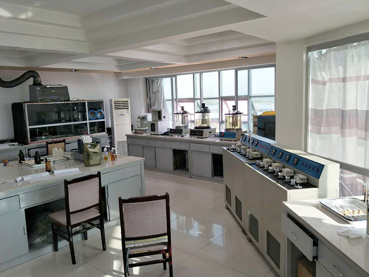 賽航液壓油實(shí)驗(yàn)室一角