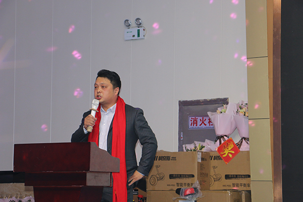 2019韋爾斯?jié)櫥图胰舜鹬x會，安徽野牛潤滑油為您喝彩