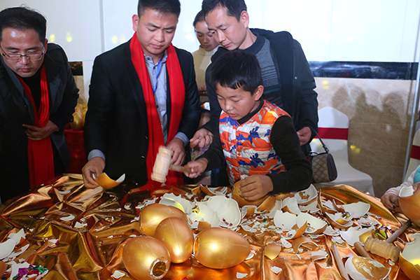 2019韋爾斯?jié)櫥图胰舜鹬x會，安徽野牛潤滑油為您喝彩